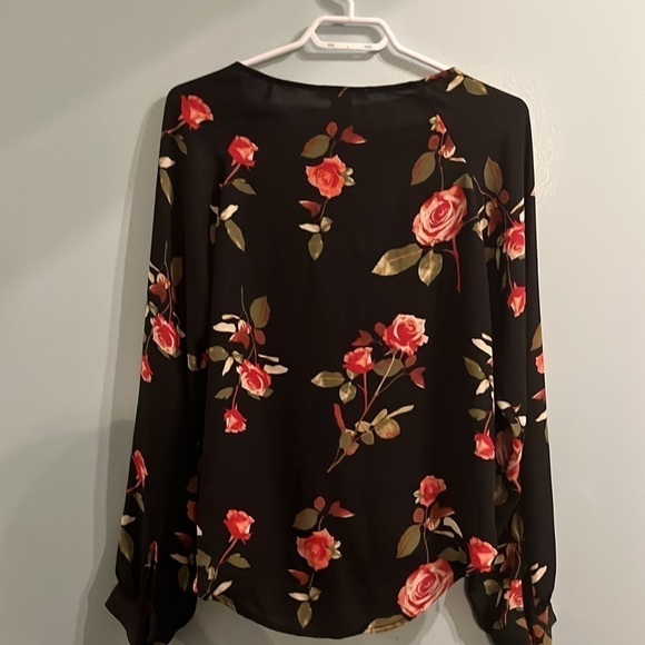 Streetwear society Floral Sheer blouse, flower print, women’s size medium black - Picture 4 of 4